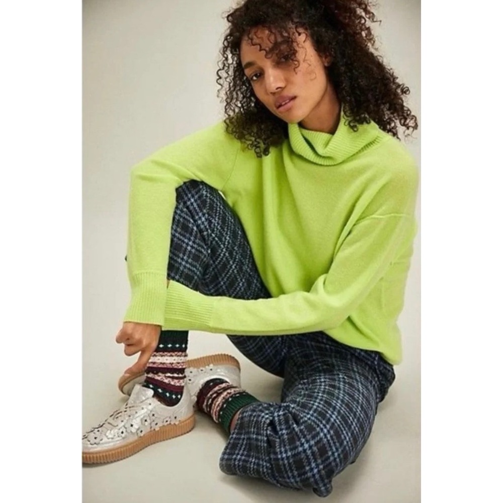 NWT!!‎ FREE PEOPLE Treasure Turtleneck Cashmere Sweater Lime Punch Knit Large